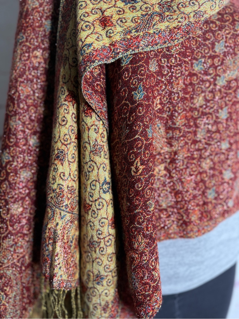 BINDYA 27” x 73” Metallic Thread Rust Gold Jaal Paisley
Reversible Shawl Wrap - Picture 14 of 16